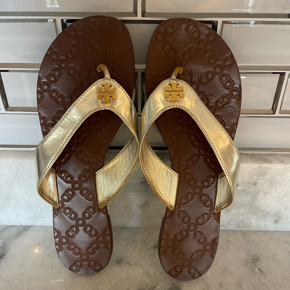 Tory Burch leather sandals. Great condition. Slight wear but still looks good. - Picture 1 of 9